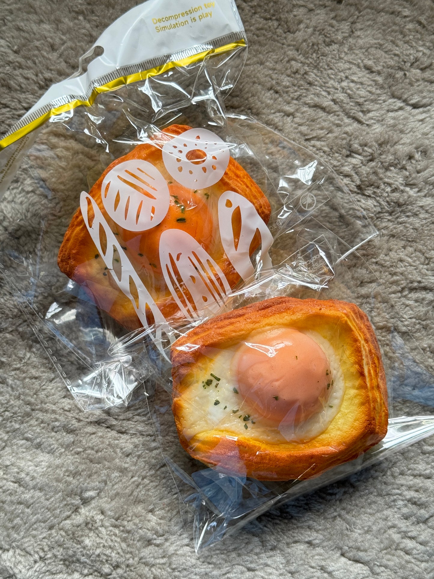 Sticky Egg Pastry Squishy