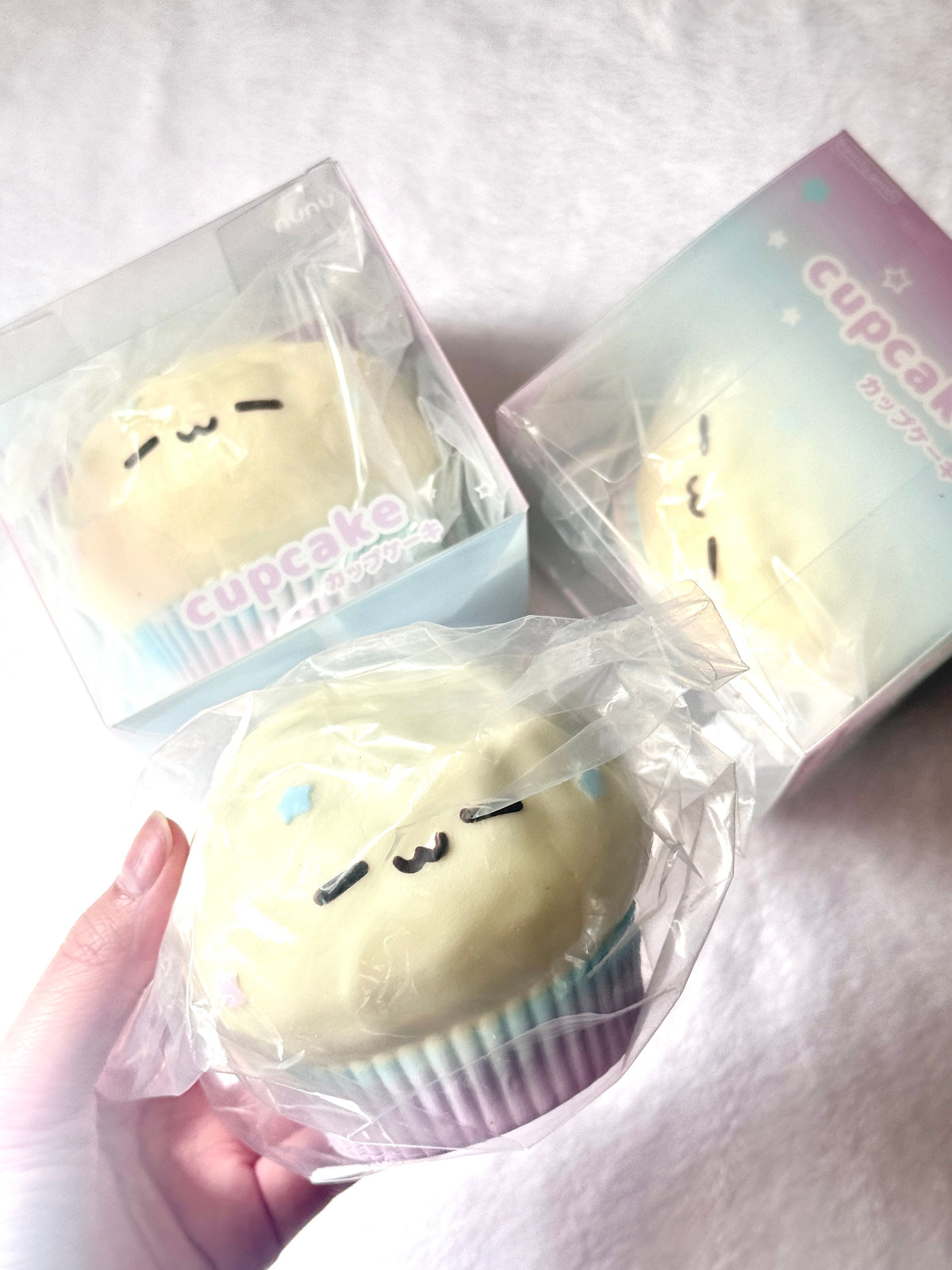 Nunu Galaxy Cupcake Squishy